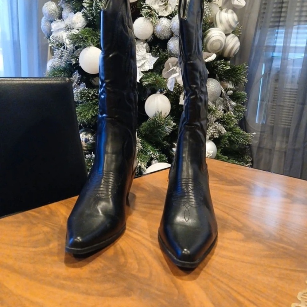 JustFab Black Heeled Boots for Women